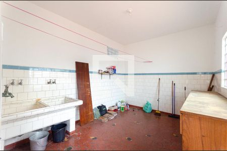 Casa à venda com 300m², 4 quartos e 4 vagasÁrea de Serviço