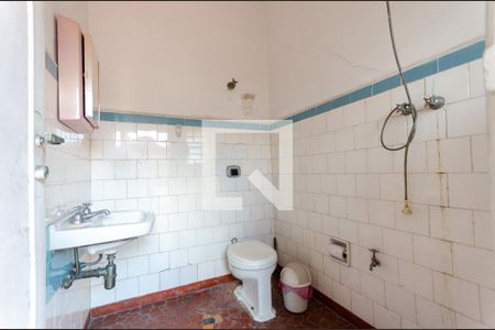 Casa à venda com 300m², 4 quartos e 4 vagasBanheiro de serviço