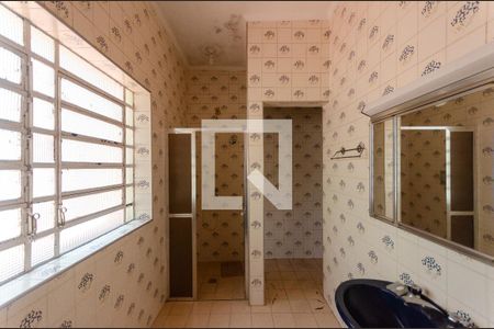 Casa à venda com 300m², 4 quartos e 4 vagasBanheiro da Suíte