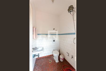 Casa à venda com 300m², 4 quartos e 4 vagasBanheiro de serviço