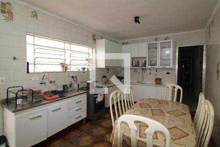 Casa à venda com 220m², 4 quartos e 6 vagasCozinha