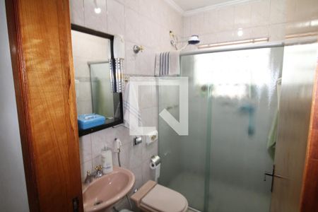 Casa à venda com 220m², 4 quartos e 6 vagasBanheiro 2