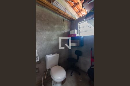 Banheiro de Serviço de casa para alugar com 2 quartos, 130m² em Padroeira, Osasco