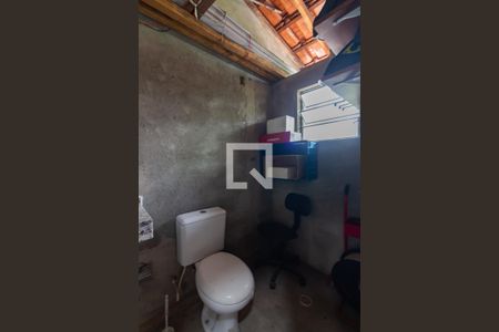 Banheiro de Serviço de casa para alugar com 2 quartos, 130m² em Padroeira, Osasco