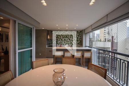 Apartamento à venda com 220m², 4 quartos e 4 vagasVaranda