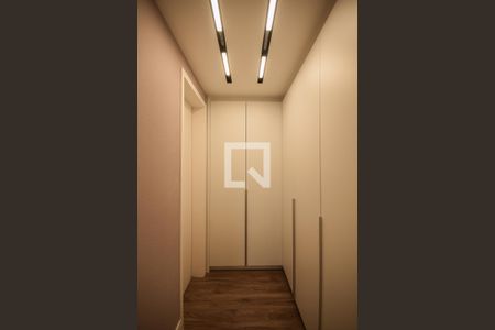 Apartamento à venda com 220m², 4 quartos e 4 vagasArmário da Suíte 1