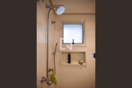 Apartamento à venda com 220m², 4 quartos e 4 vagasChuveiro do Banheiro da Suíte 2