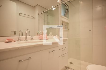 Apartamento à venda com 220m², 4 quartos e 4 vagasBanheiro Suíte 3