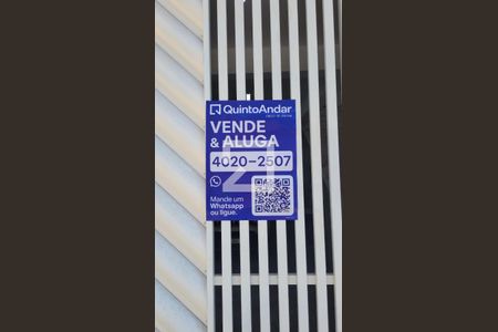 Casa à venda com 263m², 3 quartos e 4 vagas Casa à venda com 263m², 3 quartos e 4 vagasPlaca