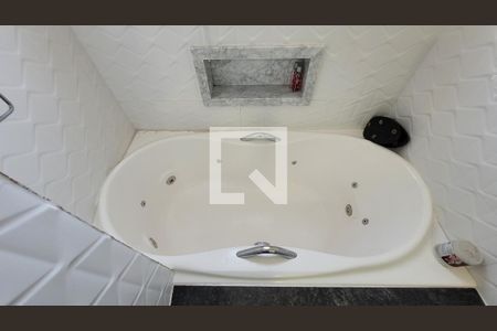 Casa à venda com 263m², 3 quartos e 4 vagas Casa à venda com 263m², 3 quartos e 4 vagasBanheiro 2