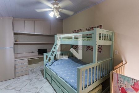 Casa à venda com 100m², 3 quartos e 4 vagasQuarto no 2° Andar da Casa Auxiliar
