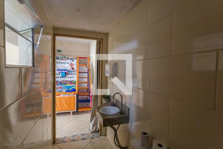 Casa à venda com 100m², 3 quartos e 4 vagasBanheiro Social 2