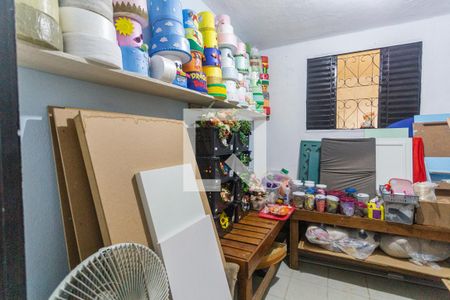 Casa à venda com 100m², 3 quartos e 4 vagasQuarto 2