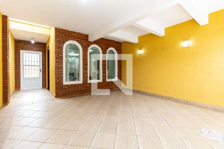 Casa à venda com 200m², 3 quartos e 2 vagasChurrasqueira