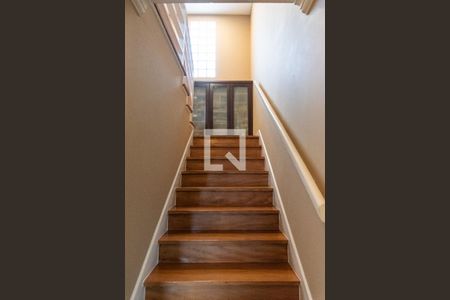 Casa à venda com 287m², 3 quartos e 3 vagasEscada