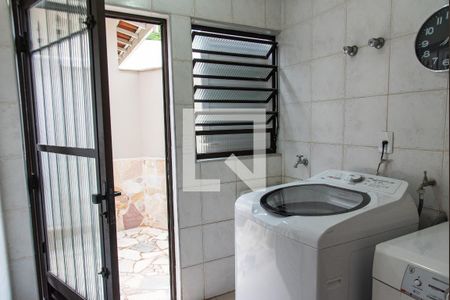 Casa à venda com 287m², 3 quartos e 3 vagasÁrea de serviço