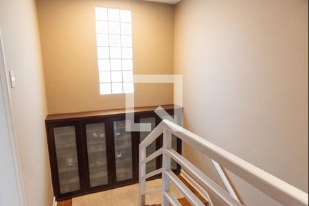 Casa à venda com 287m², 3 quartos e 3 vagasEscada