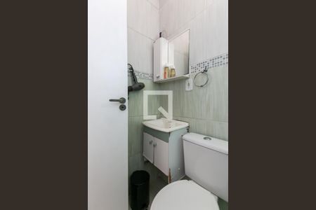 Casa para alugar com 97m², 2 quartos e 2 vagas Casa para alugar com 97m², 2 quartos e 2 vagasBanheiro da Suíte 1