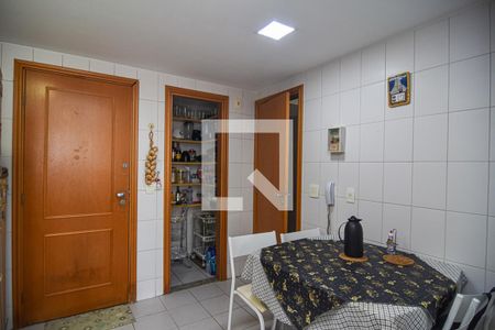 Apartamento para alugar com 115m², 3 quartos e 2 vagas Apartamento para alugar com 115m², 3 quartos e 2 vagasCozinha