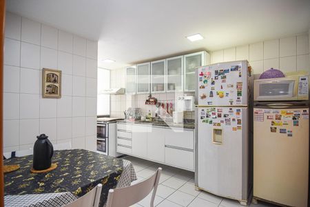Apartamento para alugar com 115m², 3 quartos e 2 vagas Apartamento para alugar com 115m², 3 quartos e 2 vagasCozinha