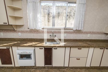 Casa à venda com 252m², 4 quartos e 5 vagasCozinha