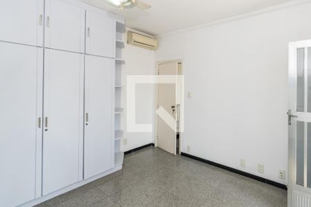 Casa à venda com 252m², 4 quartos e 5 vagasQuarto 1 Suíte