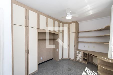 Casa à venda com 252m², 4 quartos e 5 vagasQuarto 3 - Armários