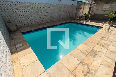 Casa à venda com 252m², 4 quartos e 5 vagasVaranda gourmet - Piscina