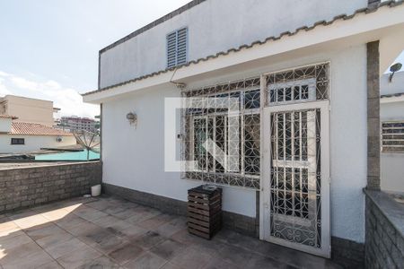 Casa à venda com 252m², 4 quartos e 5 vagasVaranda do 2º andar