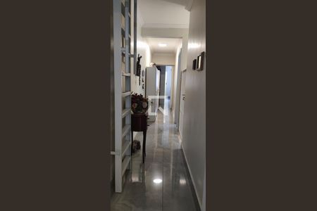 Casa à venda com 264m², 3 quartos e 1 vagaEscada quarto 3