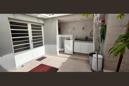 Casa à venda com 264m², 3 quartos e 1 vagaLavanderia