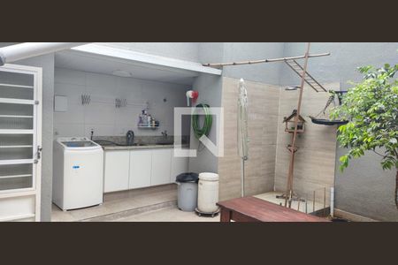 Casa à venda com 264m², 3 quartos e 1 vagaLavanderia