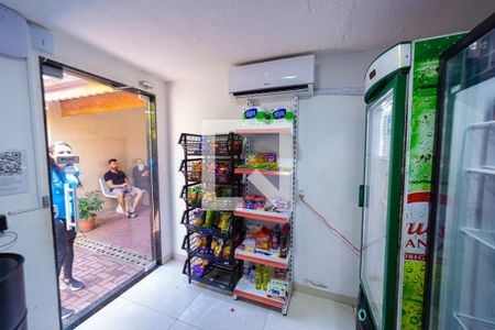 Apartamento para alugar com 54m², 2 quartos e 1 vaga Apartamento para alugar com 54m², 2 quartos e 1 vagaMini Mercado