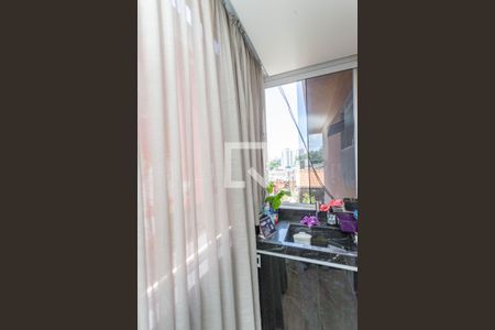 Casa para alugar com 70m², 2 quartos e 1 vagaÁrea de serviço