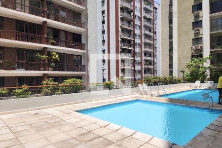 Apartamento à venda com 65m², 2 quartos e 1 vagaÁrea Comum - Piscina