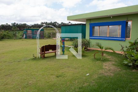 Casa à venda com 450m², 2 quartos e NaN vagasÁREA EXTERNA FUNDOS