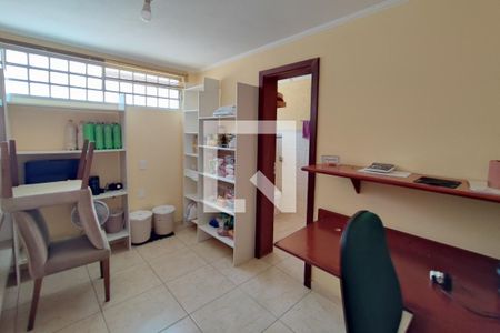 Casa à venda com 170m², 3 quartos e 4 vagasEscritório