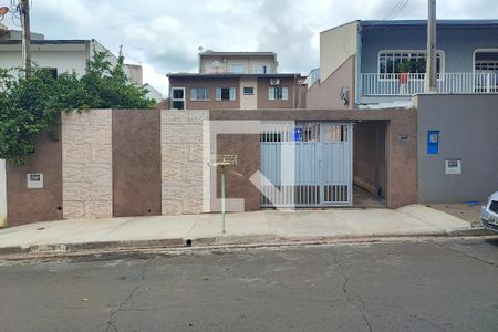 Casa à venda com 170m², 3 quartos e 4 vagasFachada