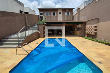 Casa à venda com 170m², 3 quartos e 4 vagasPiscina
