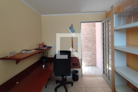 Casa à venda com 170m², 3 quartos e 4 vagasEscritório