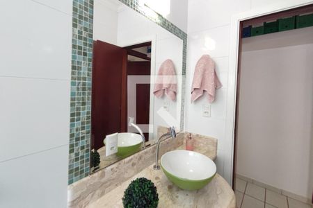 Casa à venda com 170m², 3 quartos e 4 vagasBanheiro Social