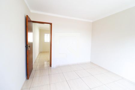 Casa para alugar com 81m², 2 quartos e 1 vaga Casa para alugar com 81m², 2 quartos e 1 vagaQuarto