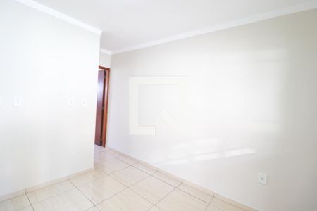 Casa para alugar com 81m², 2 quartos e 1 vaga Casa para alugar com 81m², 2 quartos e 1 vagaSala