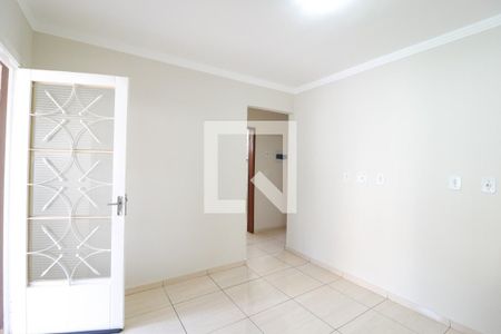 Casa para alugar com 81m², 2 quartos e 1 vaga Casa para alugar com 81m², 2 quartos e 1 vagaSala
