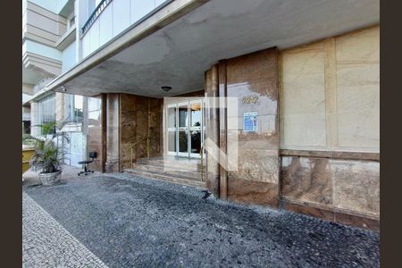 Apartamento para alugar com 353m², 4 quartos e 1 vaga Apartamento para alugar com 353m², 4 quartos e 1 vagaFachada com cartaz QA
