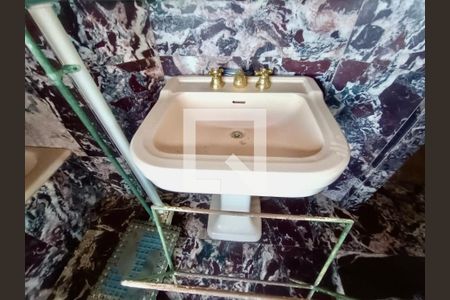 Apartamento para alugar com 353m², 4 quartos e 1 vaga Apartamento para alugar com 353m², 4 quartos e 1 vagaSuítes banheiro canadense