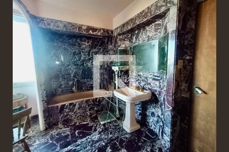 Apartamento para alugar com 353m², 4 quartos e 1 vaga Apartamento para alugar com 353m², 4 quartos e 1 vagaSuítes banheiro canadense