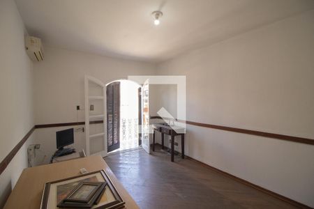 Casa à venda com 300m², 4 quartos e 8 vagasSuite