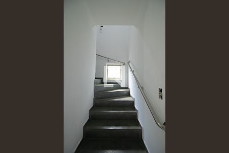 Casa à venda com 300m², 4 quartos e 8 vagasEscada