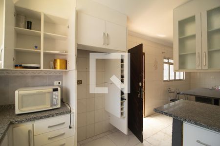 Casa à venda com 300m², 4 quartos e 8 vagasCopa e Cozinha